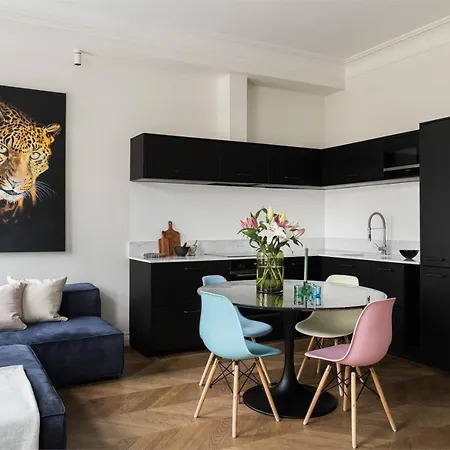 Luxurious Inner-city Flat *