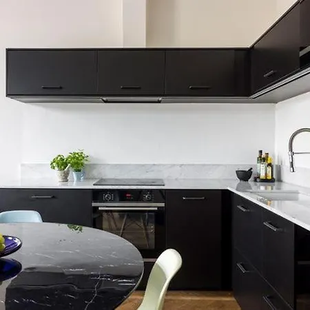 Apartment Luxurious Inner-city Flat *