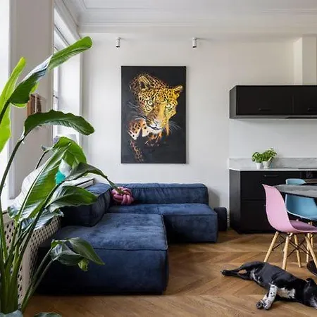 Apartment Luxurious Inner-city Flat *